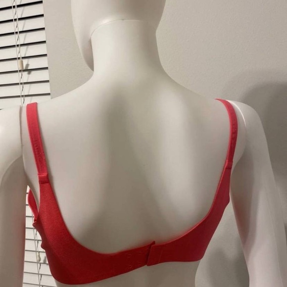 Victoria’s Secret Scarlet Smooth Push-up Bra Sz 34D - Picture 4 of 6